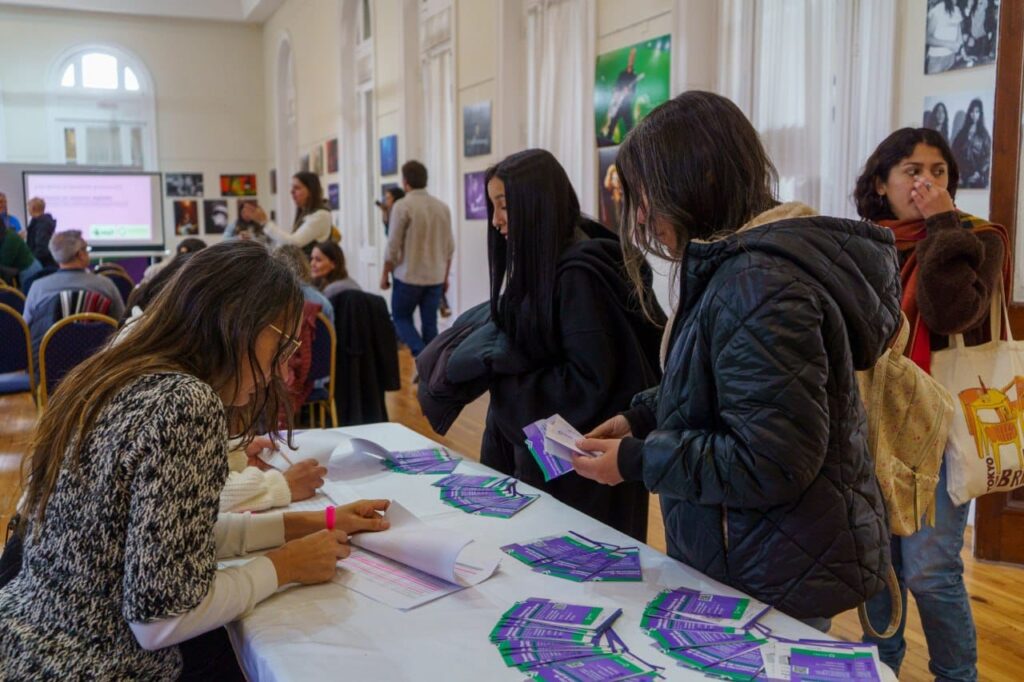 QUILMES REALIZÓ LA PRIMERA JORNADA DE FORMACIÓN EN CIUDADANÍA Y ENTORNOS DIGITALES PARA TRABAJADORES MUNICIPALES Y DOCENTES quilmes realizÓ la primera jornada de formaciÓn en ciudadanÍa y entornos digitales para trabajadores municipales y docentes 6