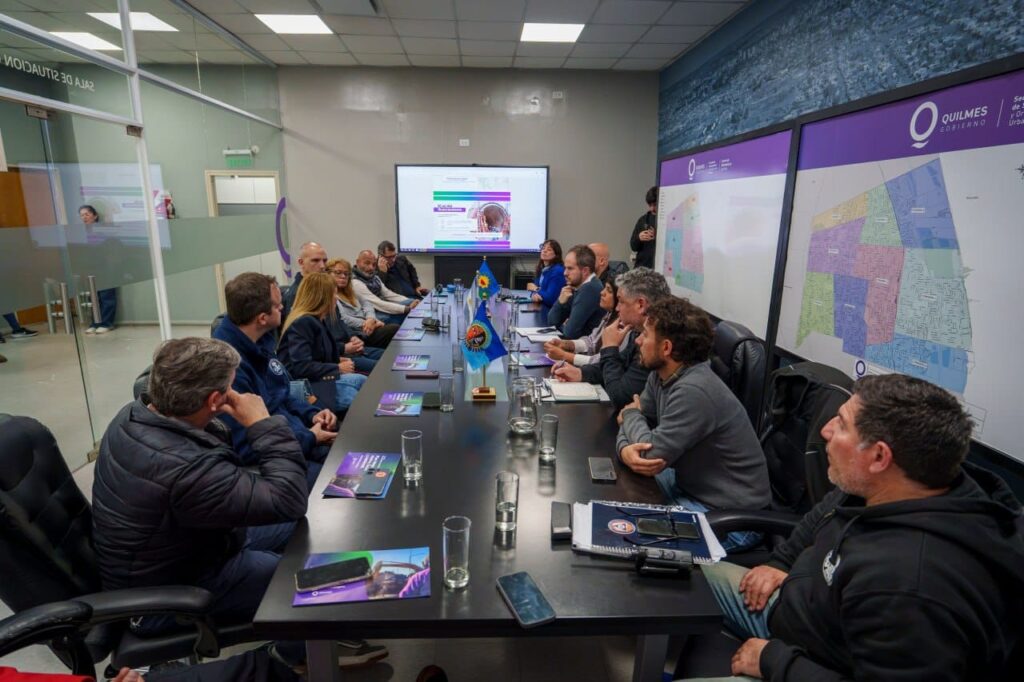 EVA MIERI SE REUNIÓ CON REPRESENTANTES DE BOMBEROS DEL DISTRITO PARA COORDINAR TAREAS Y OTORGAR SUBSIDIOS ANTE EL FENÓMENO “EL NIÑO” 3 (4)