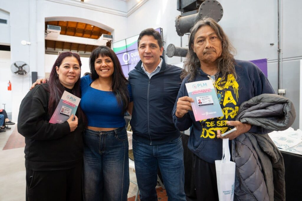 se realizÓ en el distrito un operativo de impresiÓn y entrega de pases libres multimodales 2
